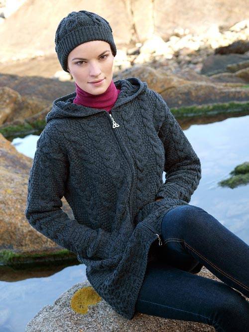 HOODED COAT WITH CELTIC KNOT ZIPPER HD4025
