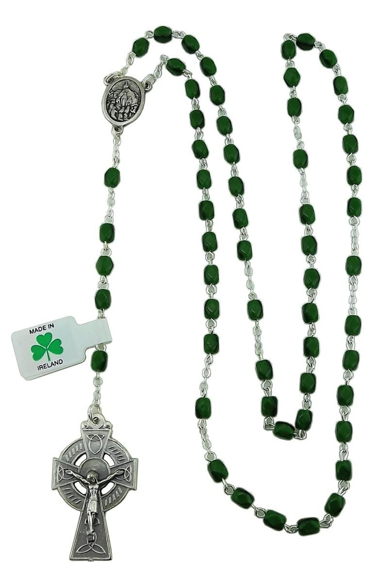 SMALL GREEN CERAMIC ROSARY IN BOX