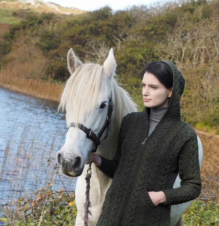 HOODED COAT WITH CELTIC KNOT ZIPPER HD4025